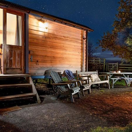 Cow Parsley Shepherd'S Hut Berwick Upon Tweed Bagian luar foto