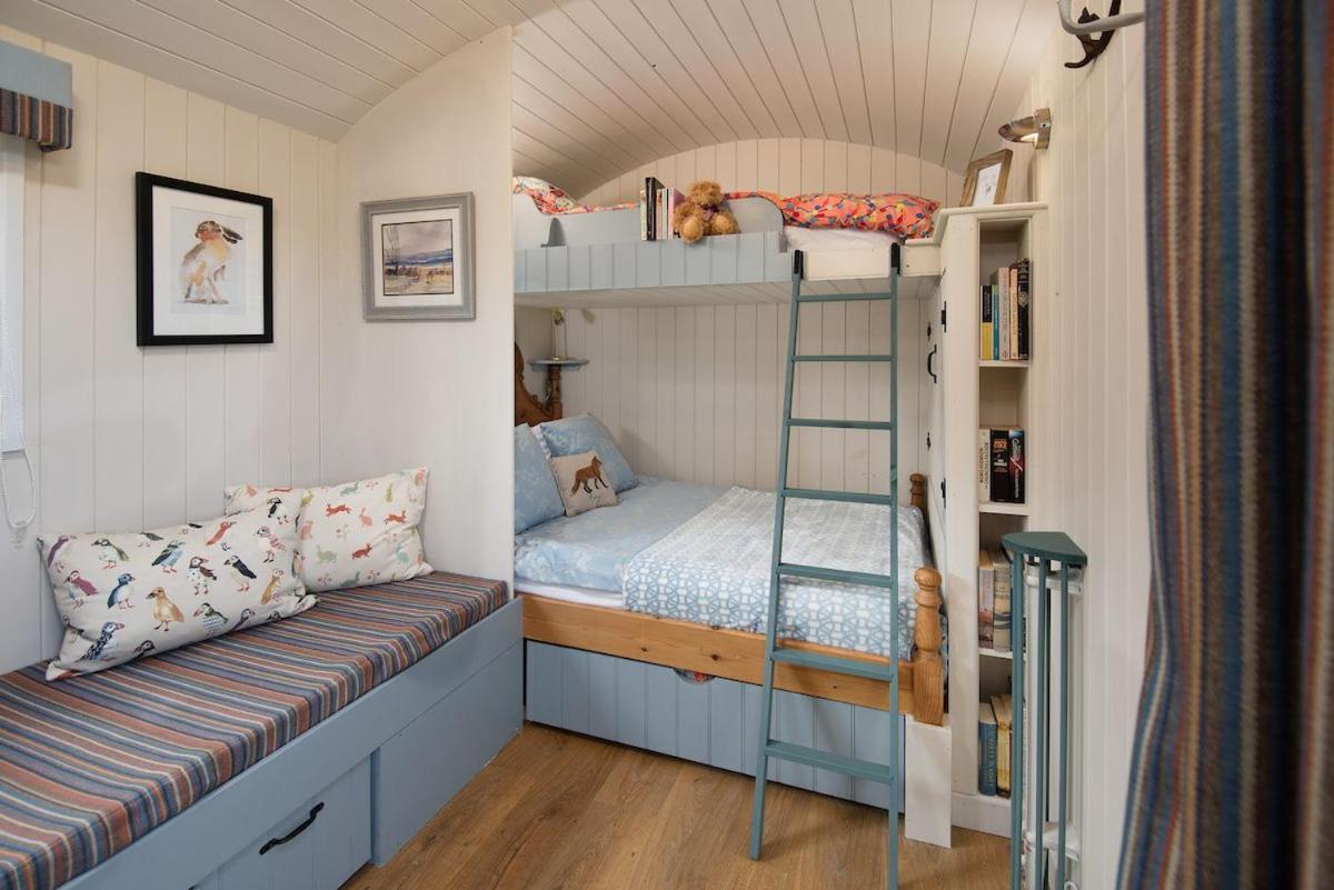 Cow Parsley Shepherd'S Hut Berwick Upon Tweed Bagian luar foto