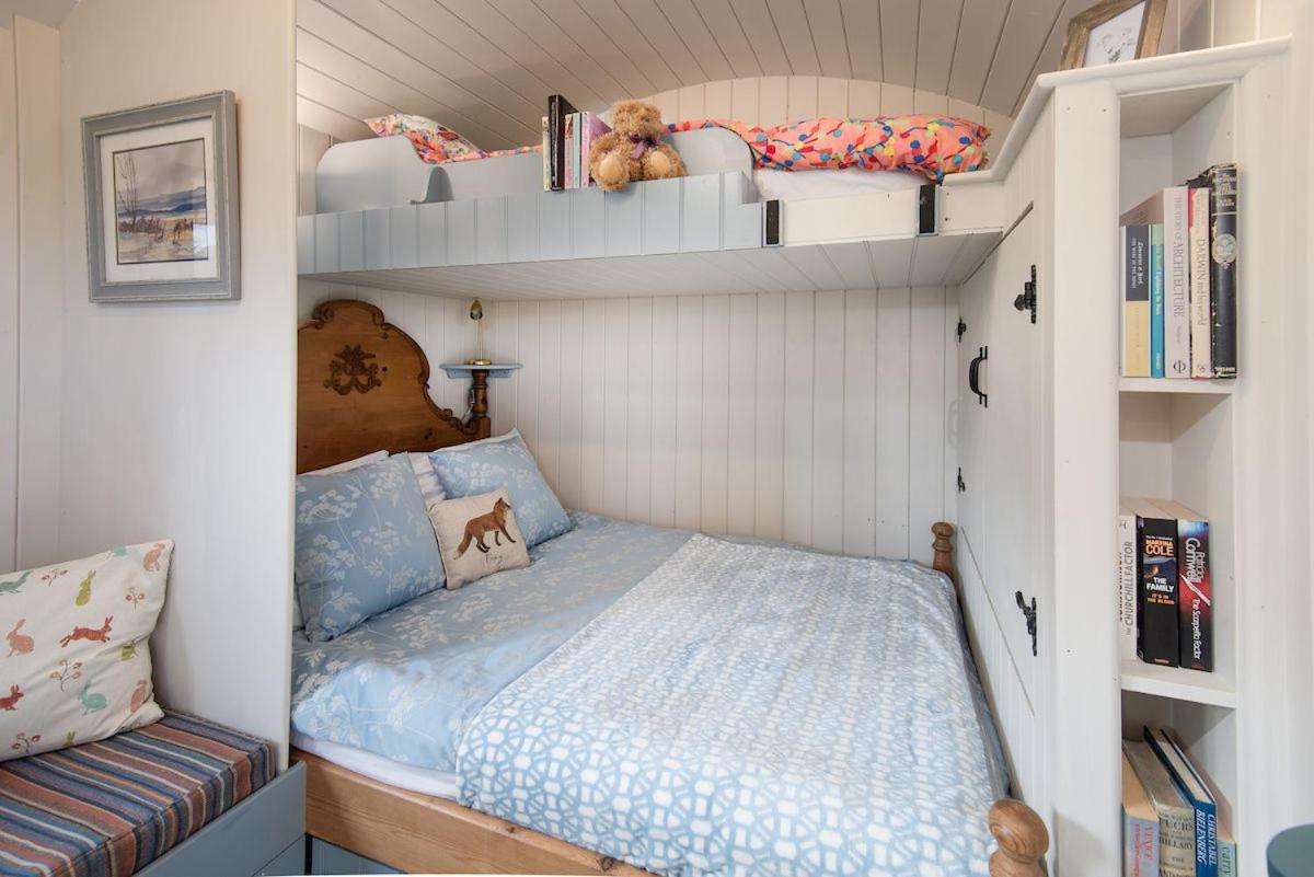 Cow Parsley Shepherd'S Hut Berwick Upon Tweed Bagian luar foto