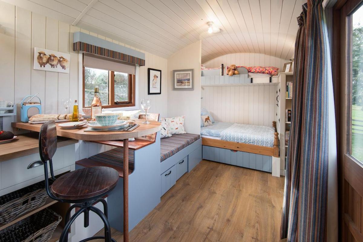 Cow Parsley Shepherd'S Hut Berwick Upon Tweed Bagian luar foto