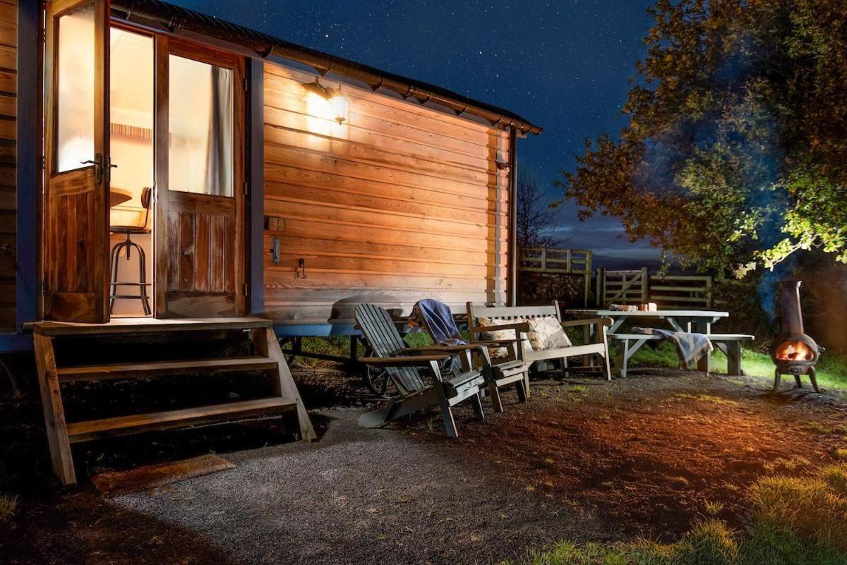 Cow Parsley Shepherd'S Hut Berwick Upon Tweed Bagian luar foto